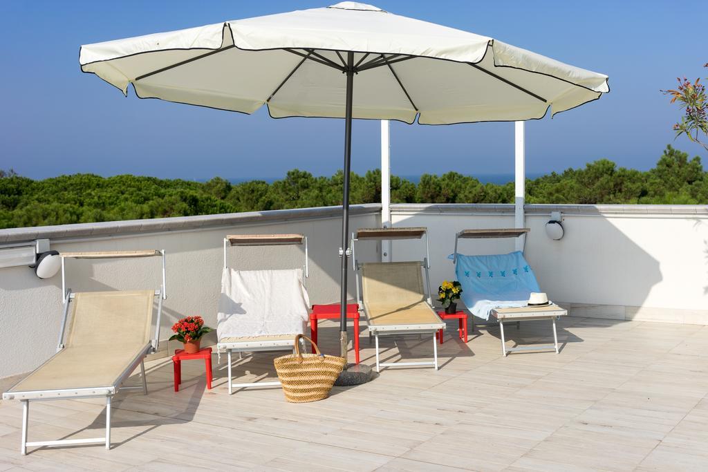 Regina Hotel E Ristorante Punta Marina Bagian luar foto