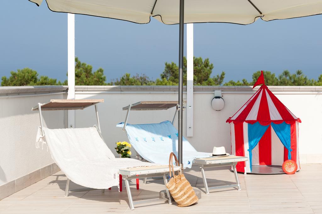 Regina Hotel E Ristorante Punta Marina Bagian luar foto
