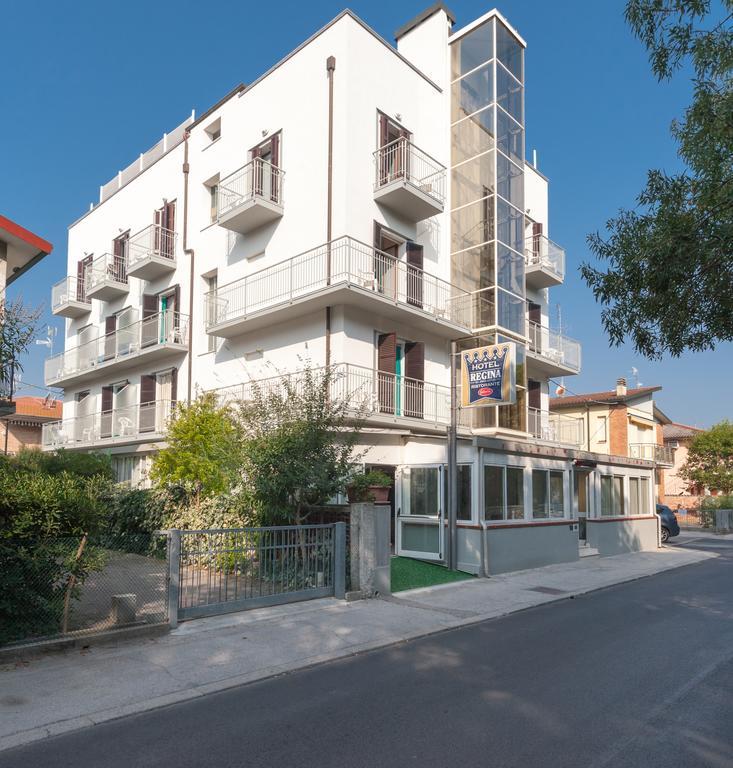 Regina Hotel E Ristorante Punta Marina Bagian luar foto